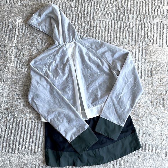 RARE Nike Windbreaker Hooded Jacket - Picture 3 of 6